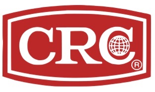 Zdjęcie z bliska, skupiające się na g&oacute;rnej części myjki CRC SMARTWASHER. Uwagę przyciąga szczotka myjąca i obieg płynu na kratownicy stołu roboczego. Wyeksponowany jest panel sterowania lub charakterystyczne logo CRC SMARTWASHER na obudowie. Obok urządzenia widoczny jest pojemnik z napisem &bdquo;SMARTWASHER degreasing fluid&rdquo; (odtłuszczający płyn) i filtr bioremediacyjny. Ujęcie ma charakter informacyjny, podkreślając przewagę ekologiczną i skuteczność metody czyszczenia dostępnej dzięki dystrybucji DAKAM.